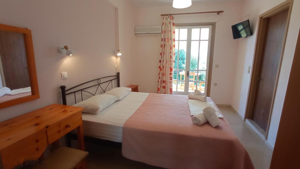 Vessarios Apartment นิเกียนา ภายนอก รูปภาพ