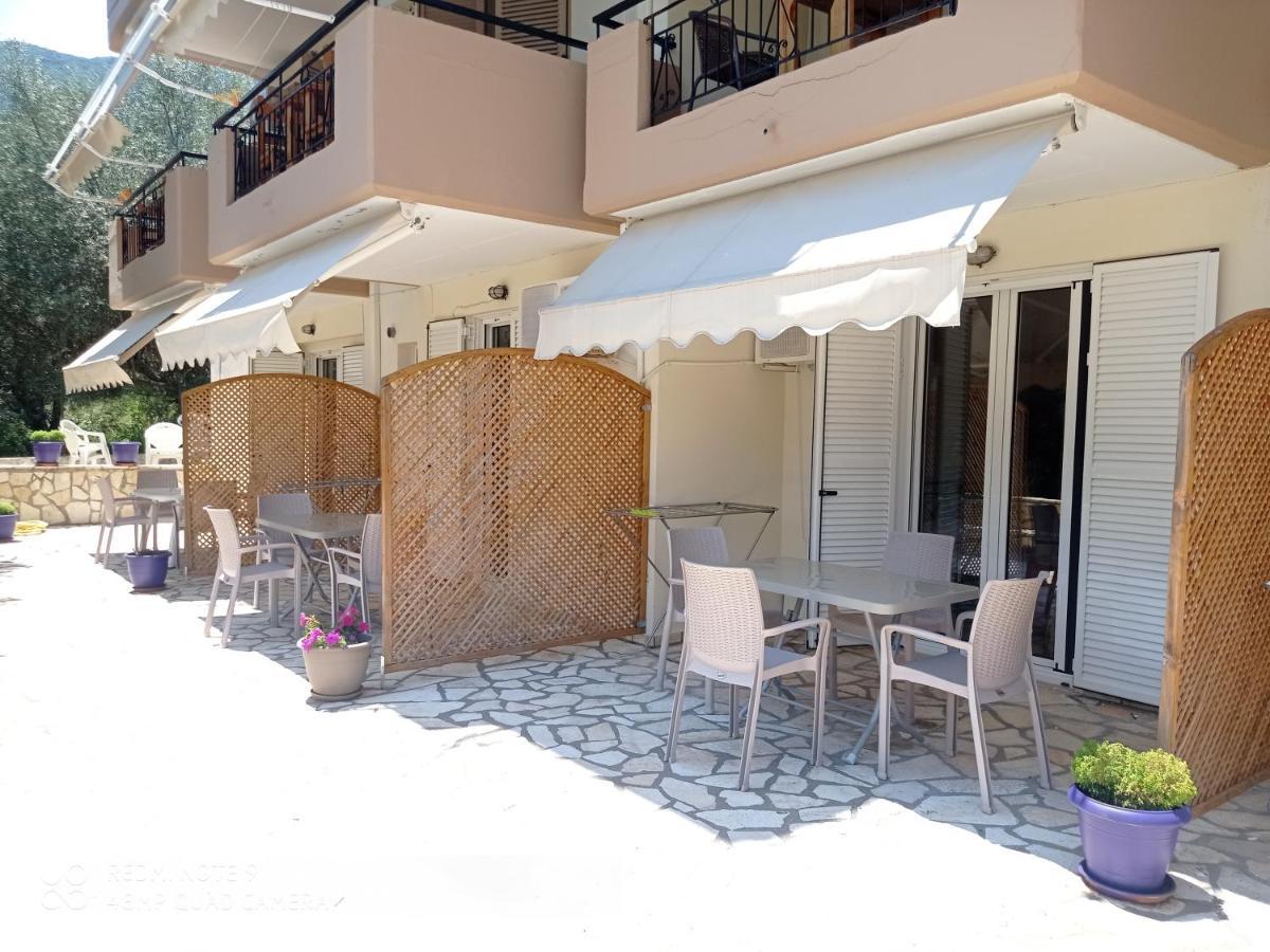 Vessarios Apartment นิเกียนา ภายนอก รูปภาพ