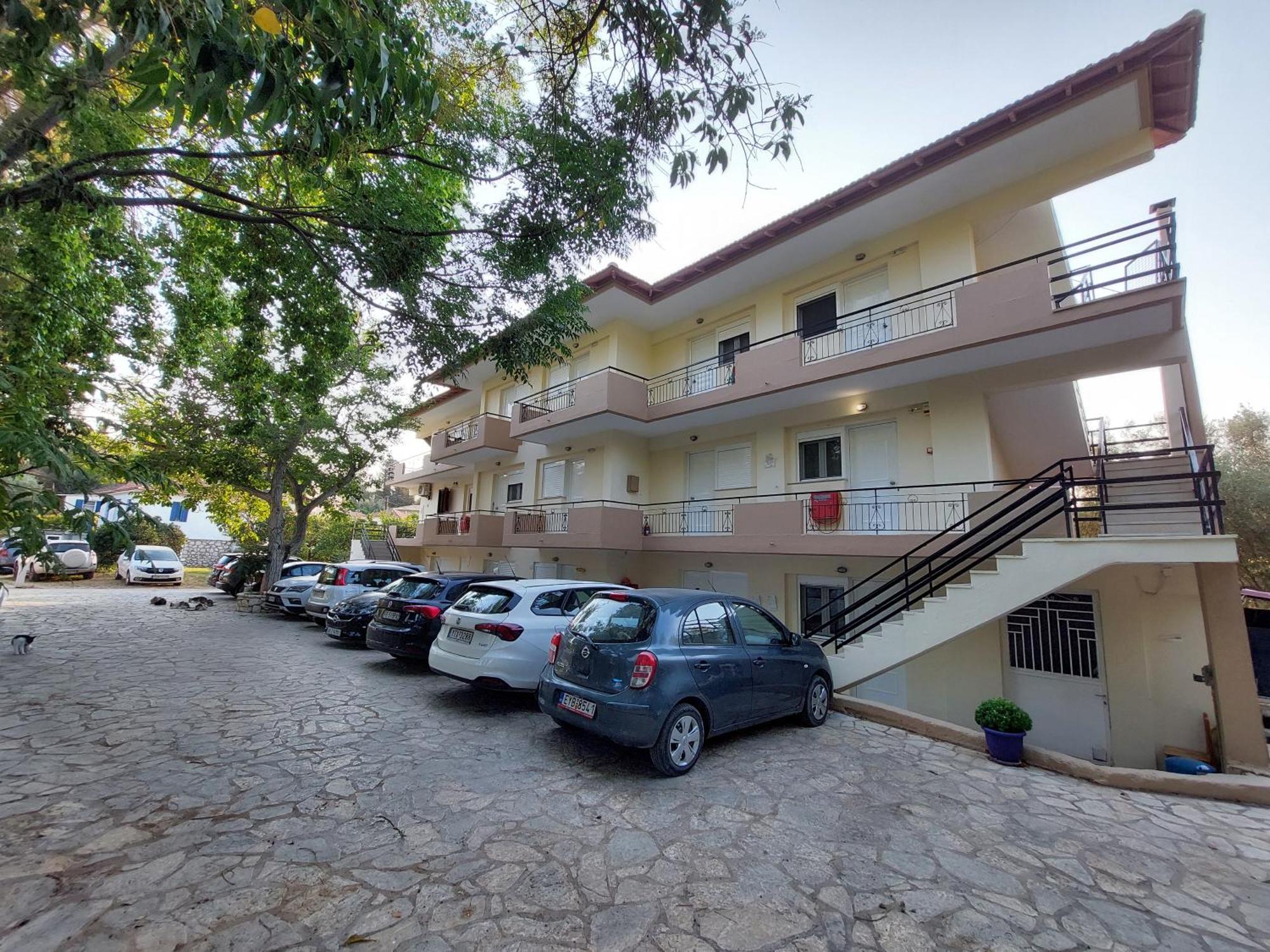 Vessarios Apartment นิเกียนา ภายนอก รูปภาพ