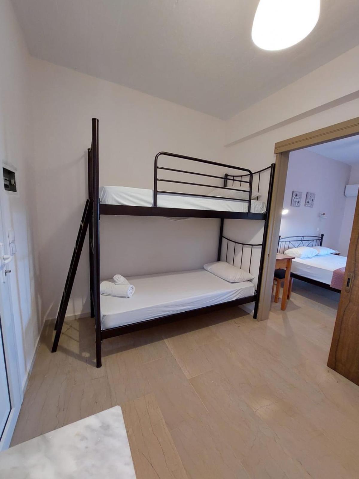 Vessarios Apartment นิเกียนา ภายนอก รูปภาพ
